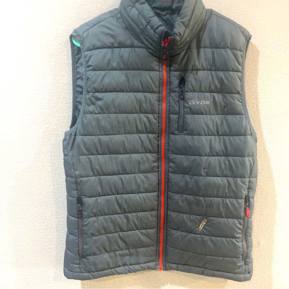 Gyde Supply Co. Vest Medium Primaloft Maroon Insulated Puffer Full Zip Gray